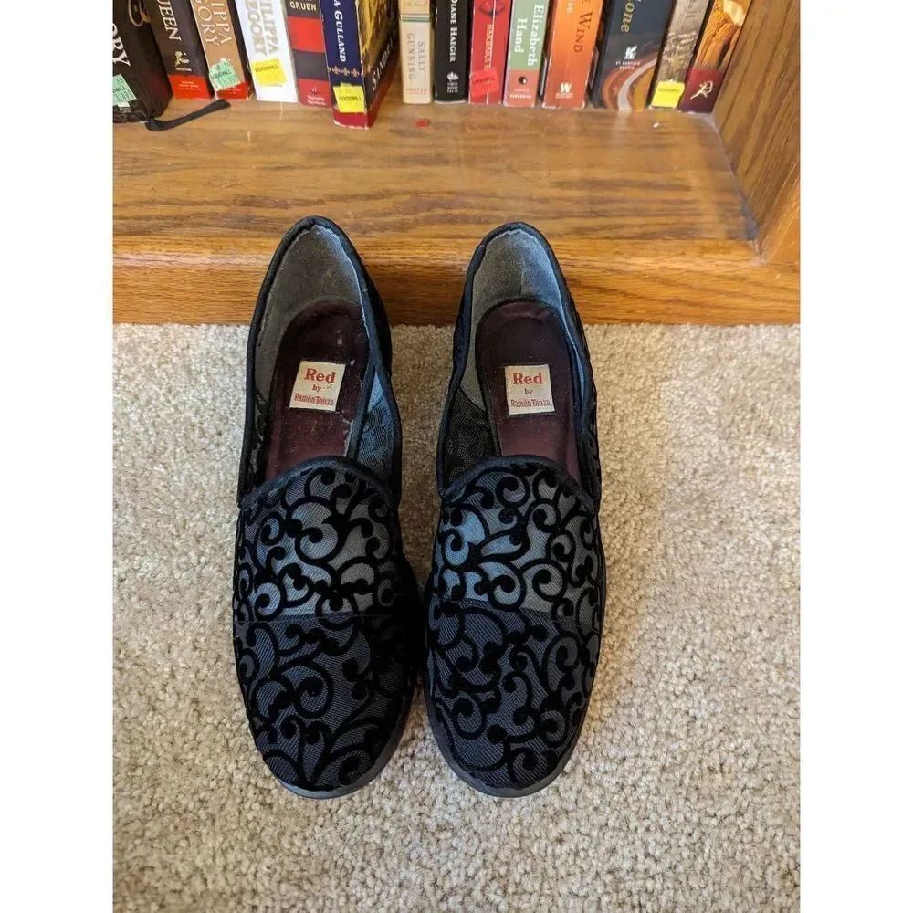 Red by Ramon tanza black velvet burnout loafers sz 9 made in Spain euc